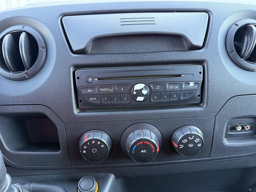 Renault Master 2.3dCi  L2H2 6míst