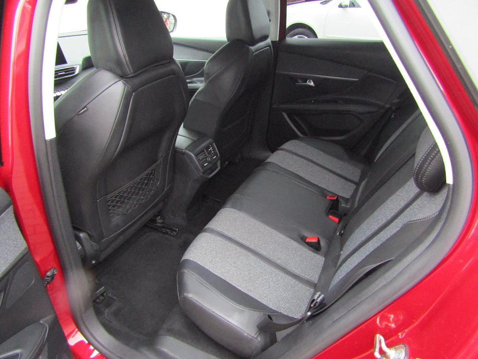 Peugeot 3008 1.2 PT Allure