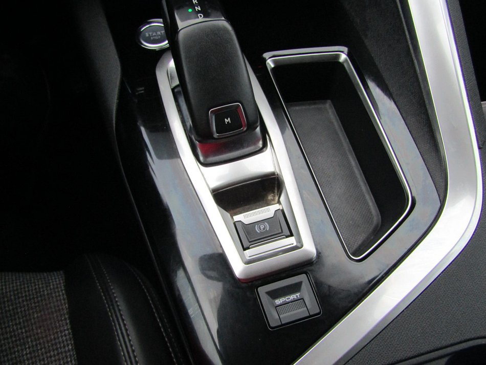 Peugeot 3008 1.2 PT Allure