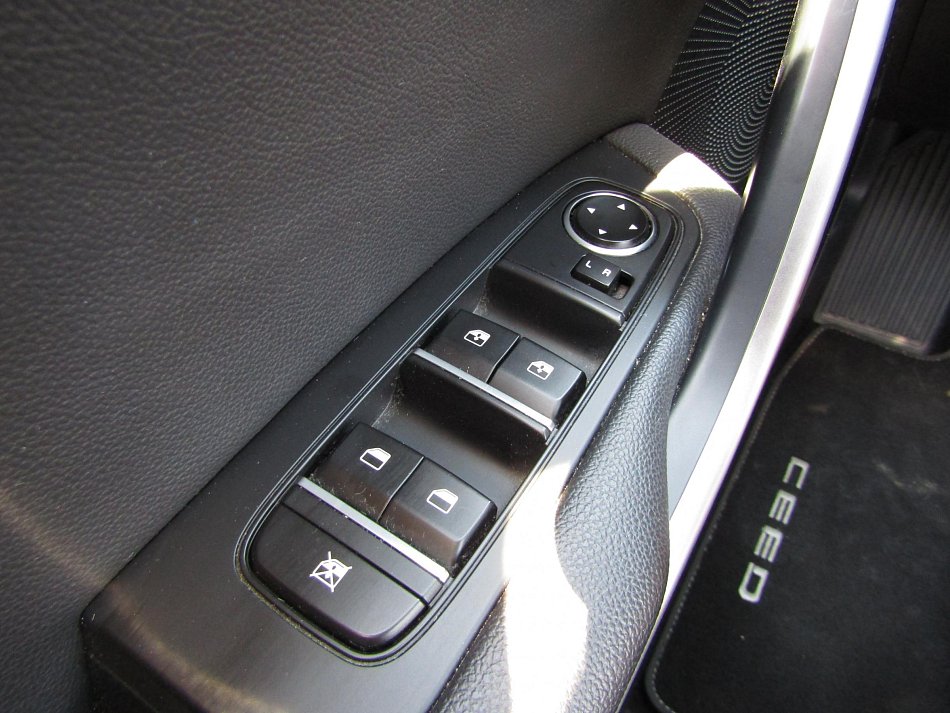 Kia Ceed 1.5 T-GDi Vision