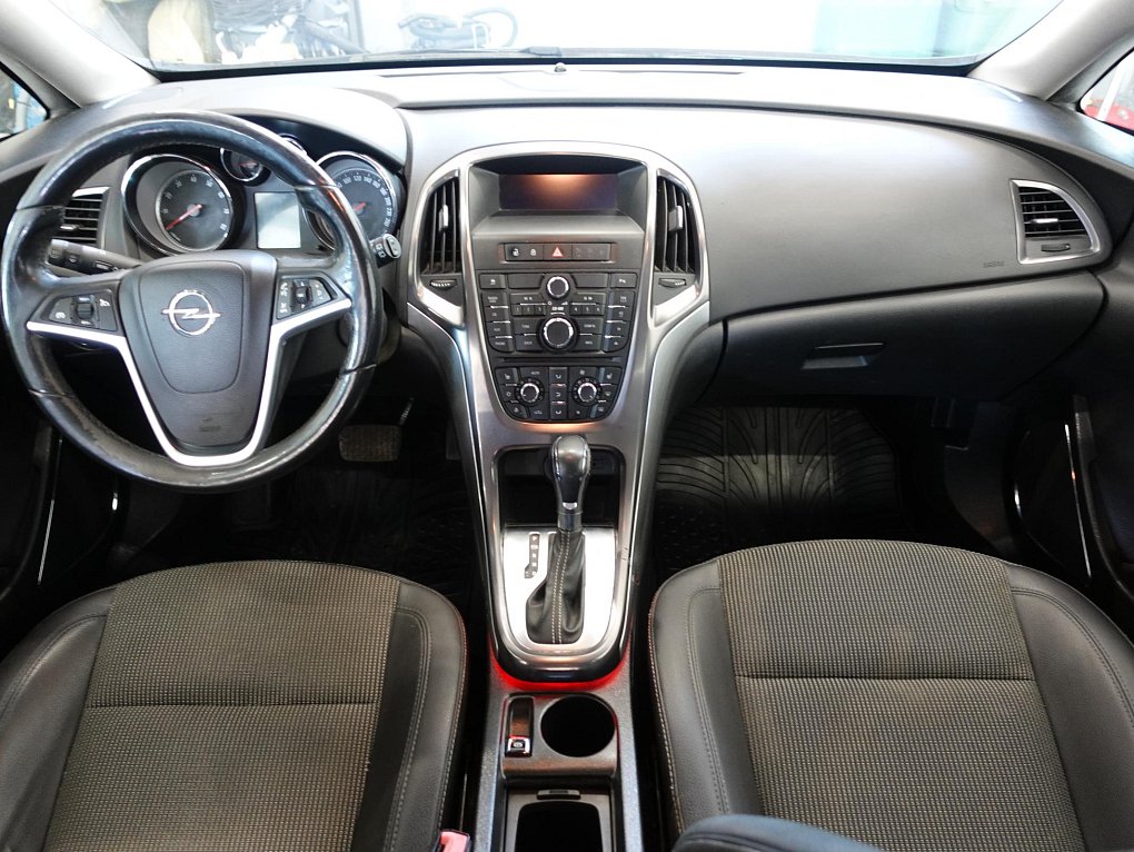 Opel Astra 1.4T 
