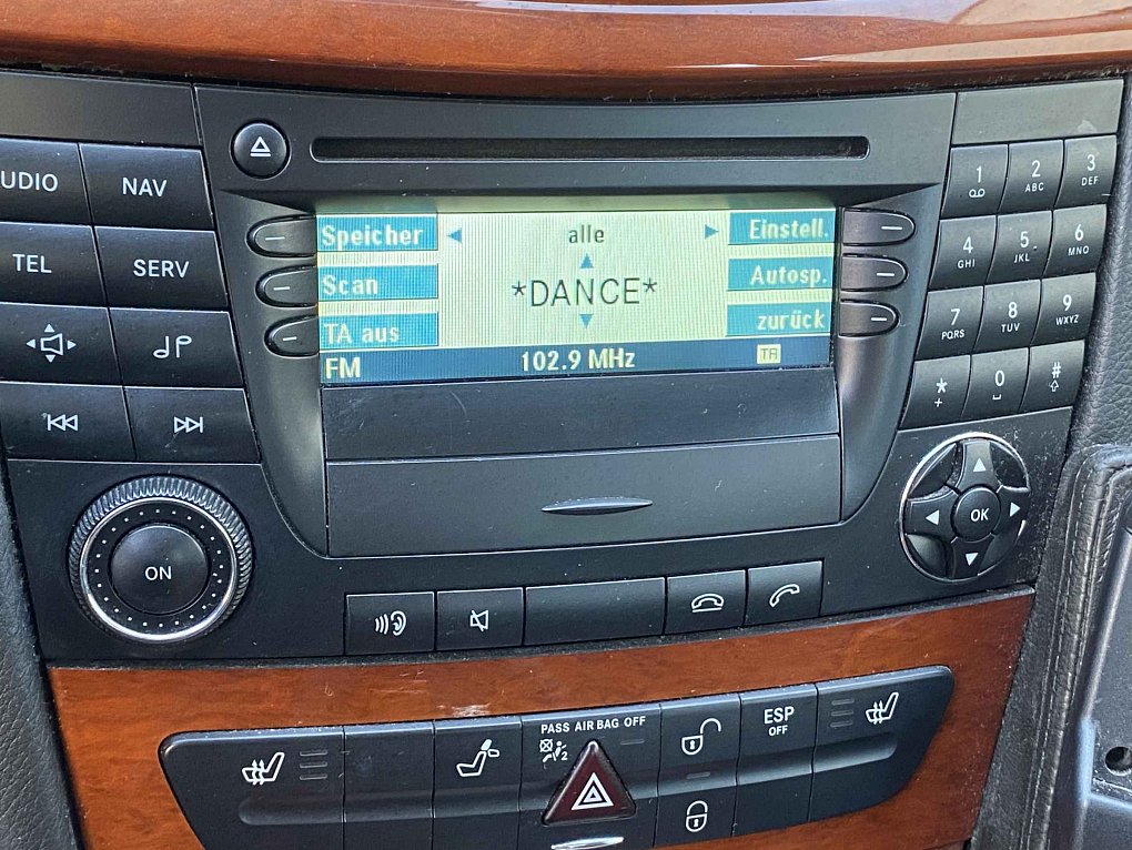 Mercedes-Benz Třída E 1.8  E200
