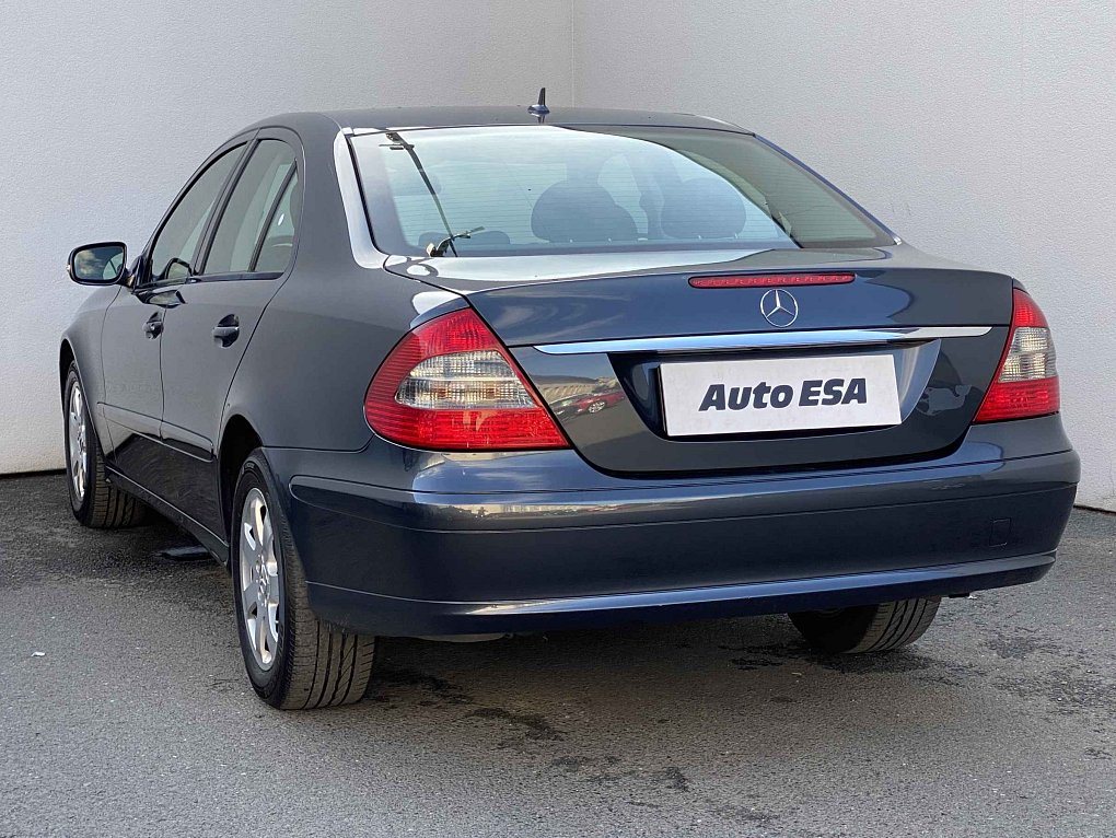Mercedes-Benz Třída E 1.8  E200