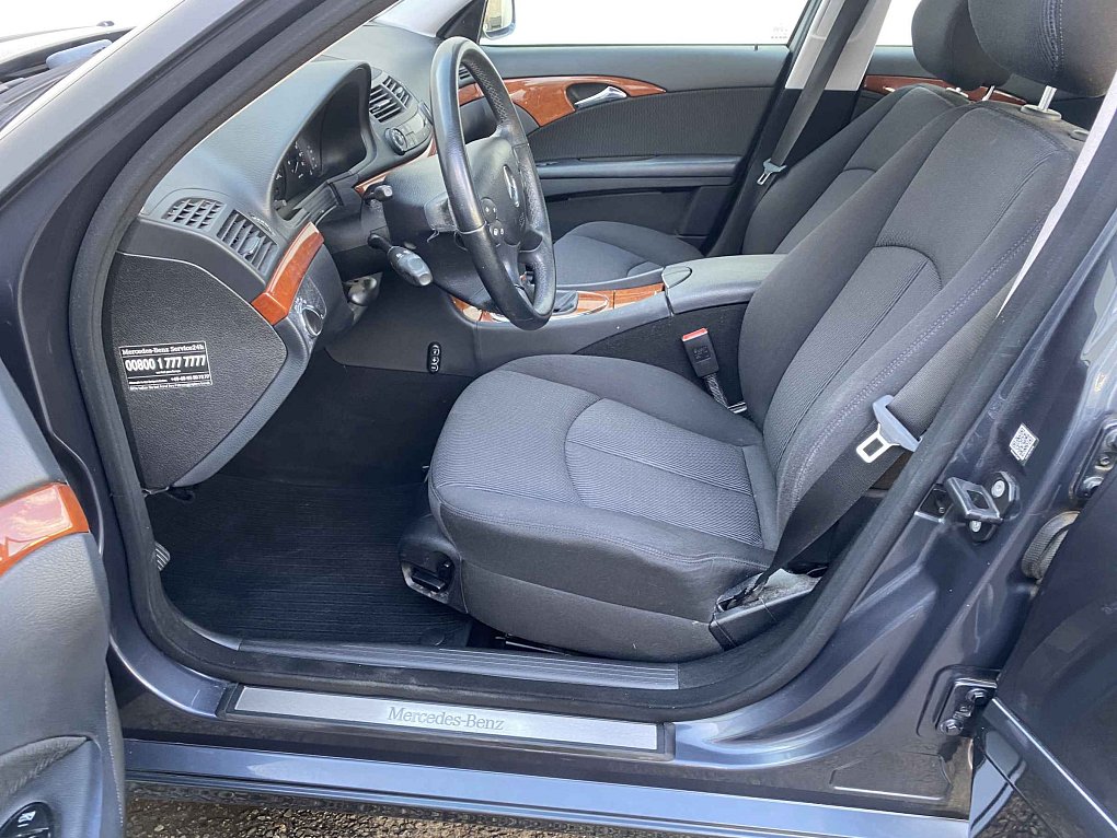 Mercedes-Benz Třída E 1.8  E200
