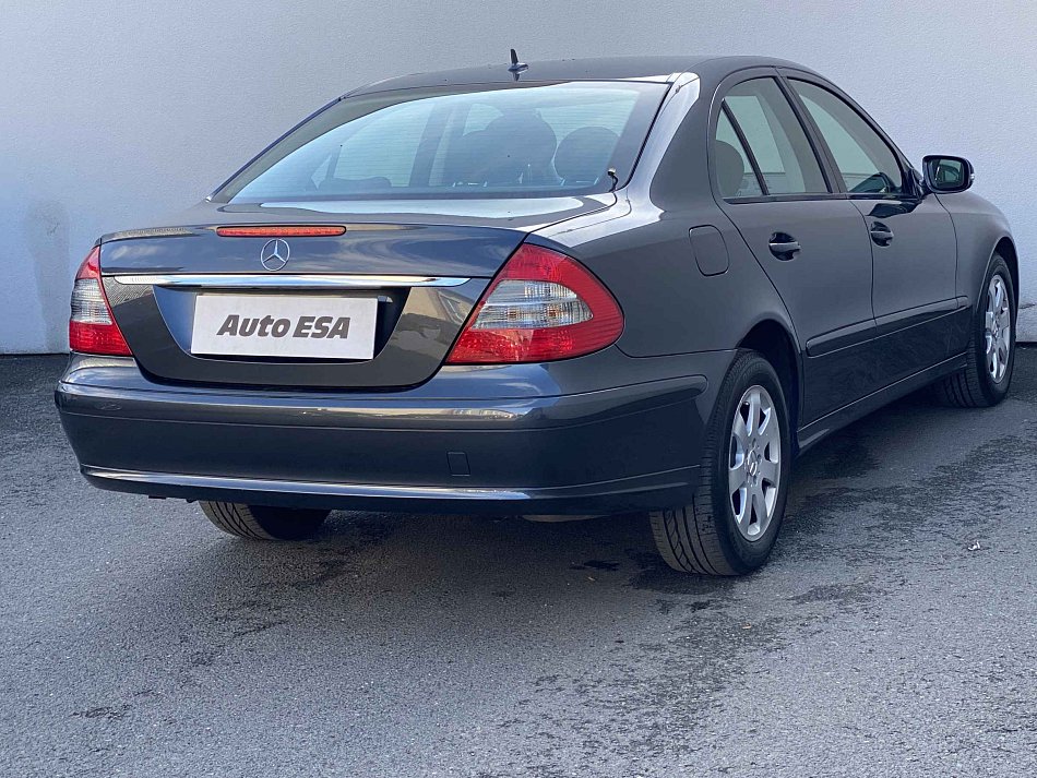 Mercedes-Benz Třída E 1.8  E200