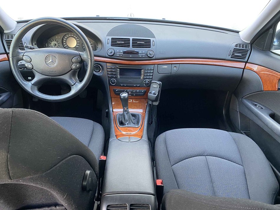 Mercedes-Benz Třída E 1.8  E200