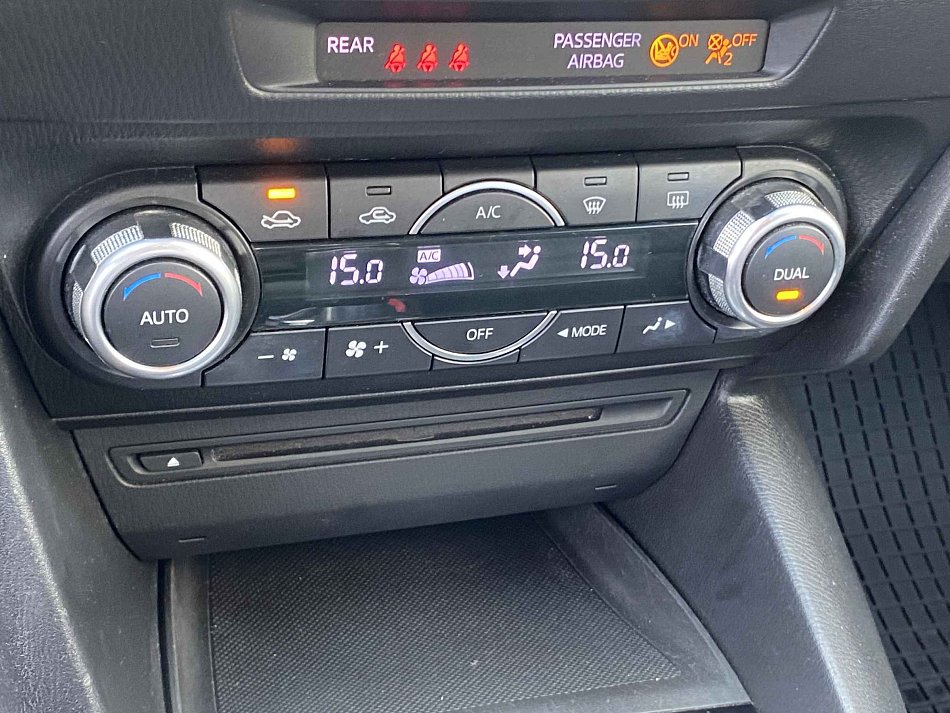 Mazda 3 2.0i 