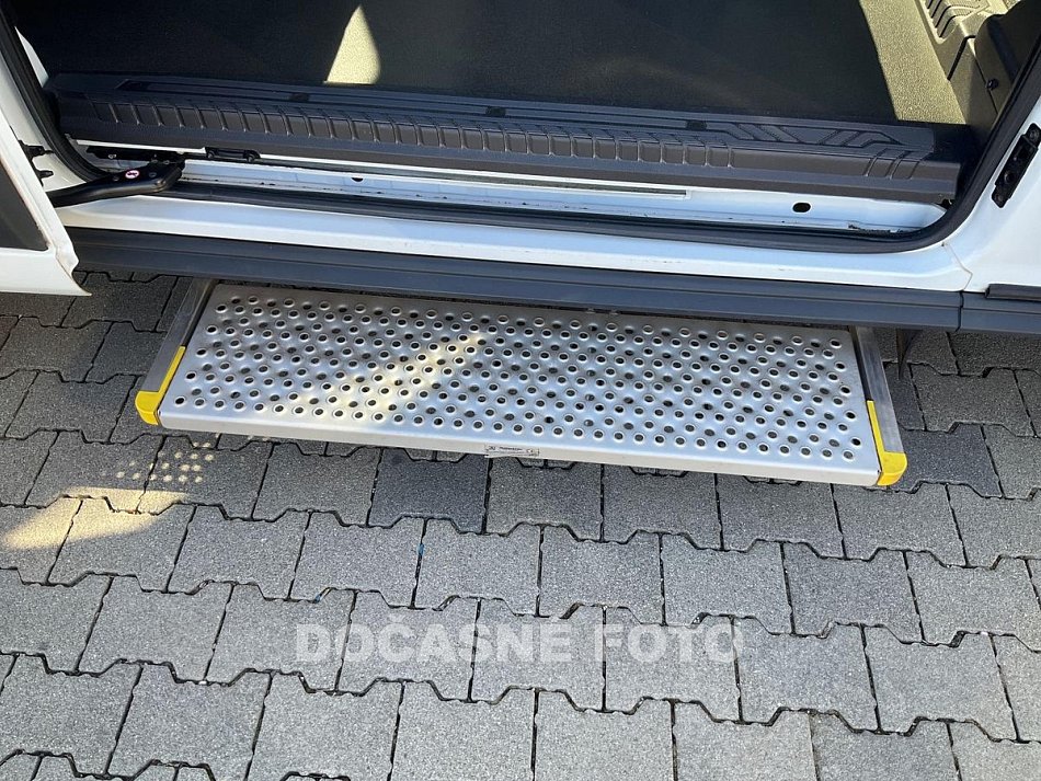 Ford Transit 2.0TDCi Trend L2H2 9míst