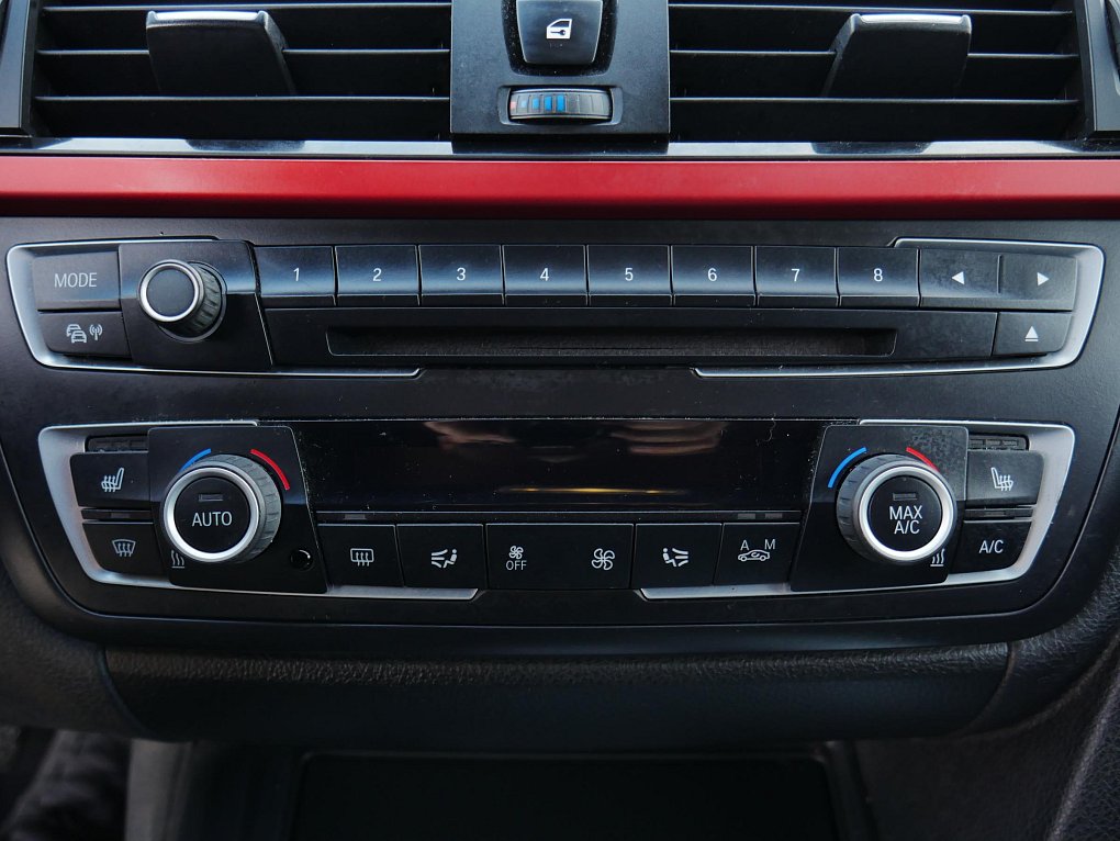 BMW Řada 3 2.0d Sport Line 320d xDrive