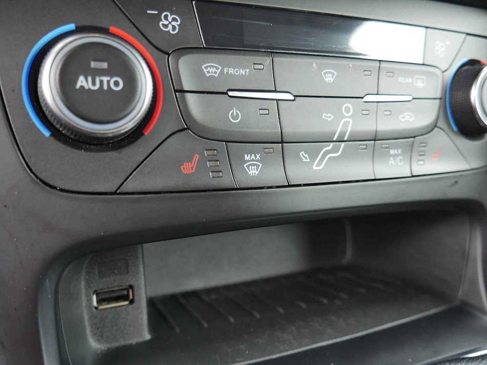 Ford Focus 1.5 EB Titanium