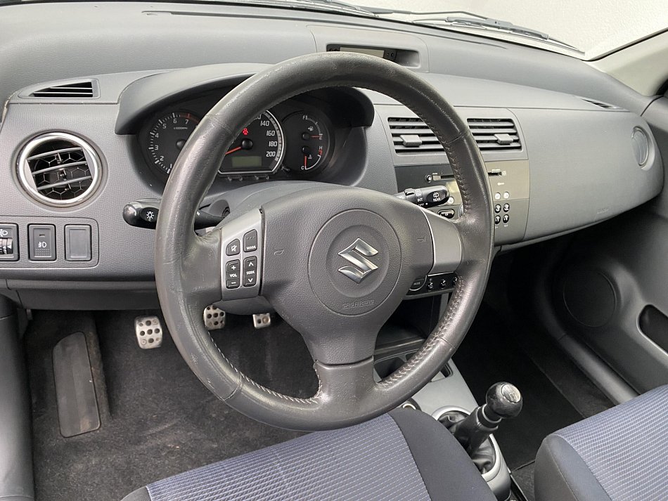 Suzuki Swift 1.3i  4x4