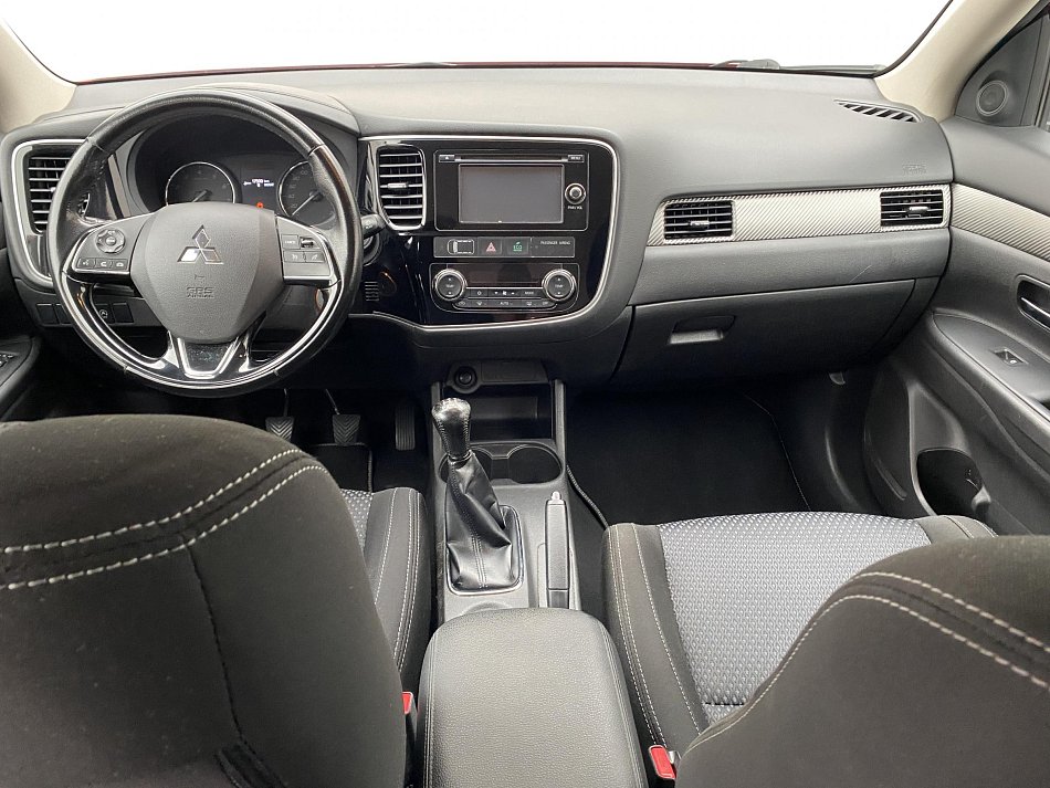 Mitsubishi Outlander 2.0 MiVEC  2WD