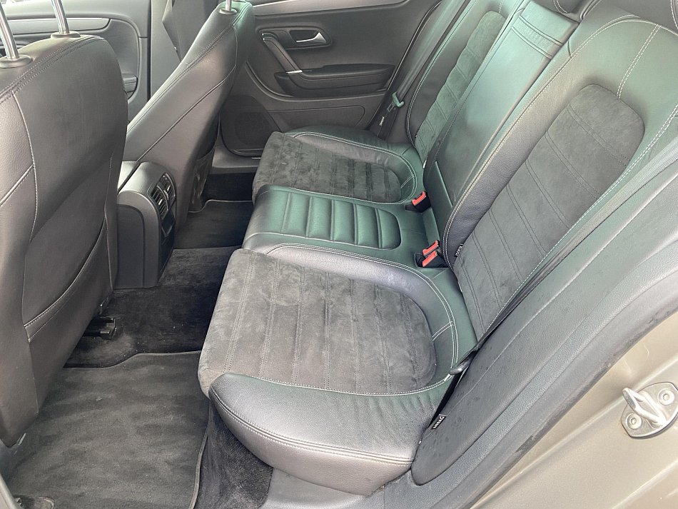 Volkswagen CC 2.0 TDi 