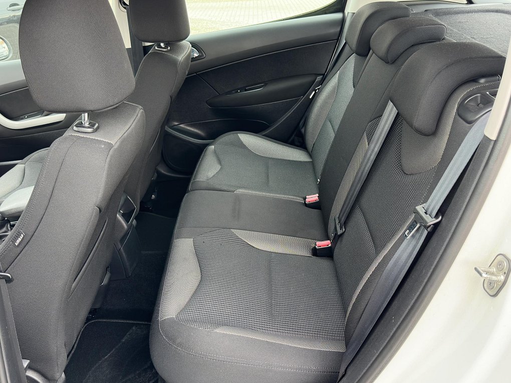 Peugeot 308 1.6 VTI 