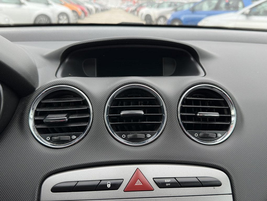 Peugeot 308 1.6 VTI 
