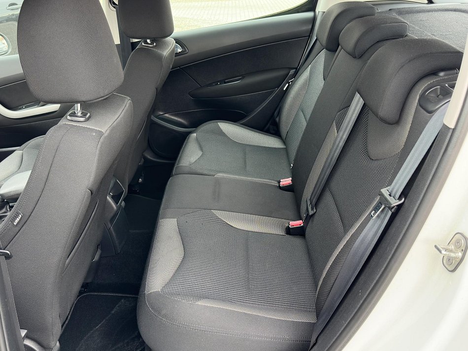 Peugeot 308 1.6 VTI 