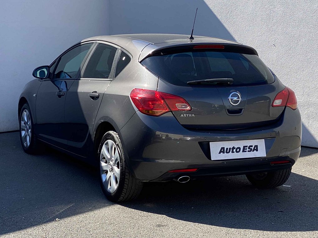 Opel Astra 1.4T 