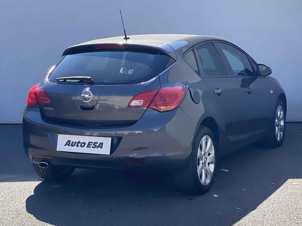 Opel Astra 1.4T 