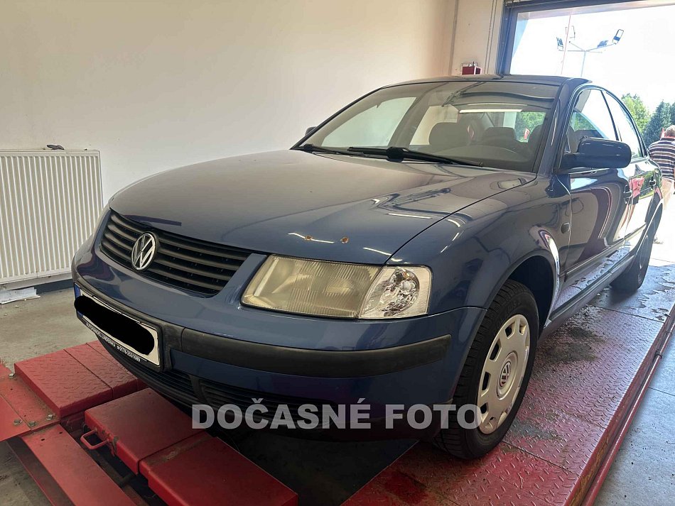 Volkswagen Passat 1.6 i 