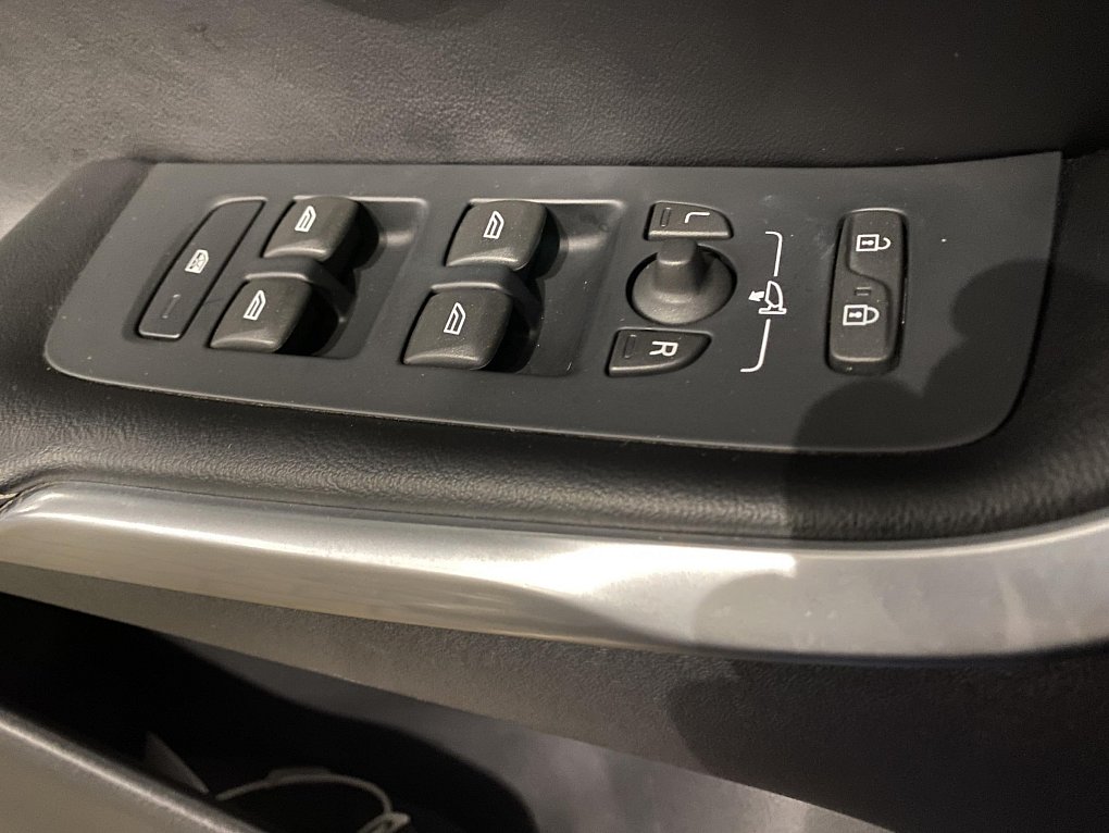 Volvo V40 2.0 D2 R-design