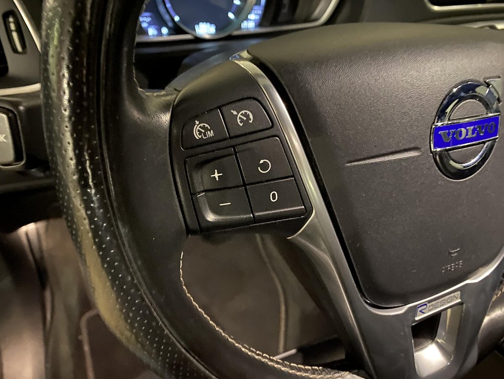 Volvo V40 2.0 D2 R-design