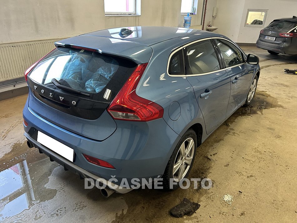 Volvo V40 2.0D2 R-design
