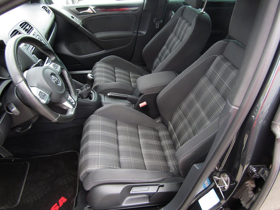 Volkswagen Golf 2.0TDi 