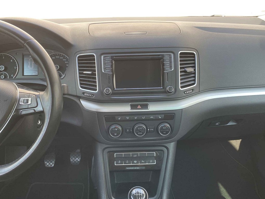 Volkswagen Sharan 2.0 TDi Comfortline 7míst