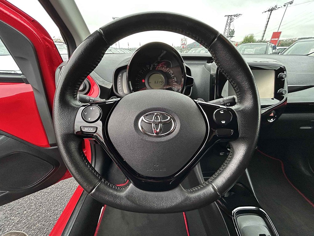 Toyota Aygo 1.0i 