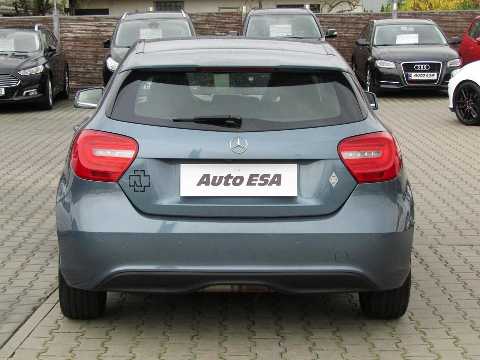 Mercedes-Benz Třída A 1.6i  A180