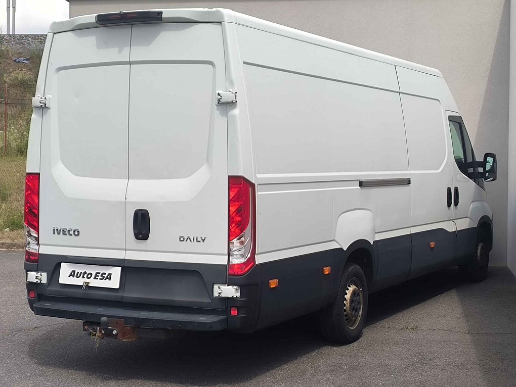 Iveco Daily 2.3D  35S16 L4