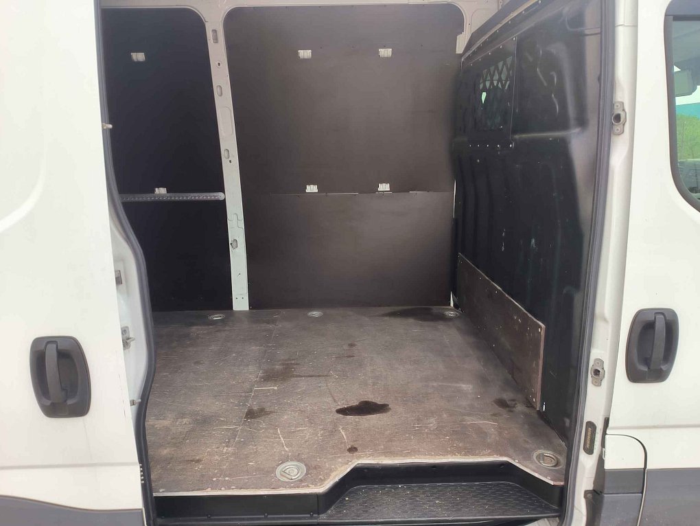 Iveco Daily 2.3D  35S16 L4