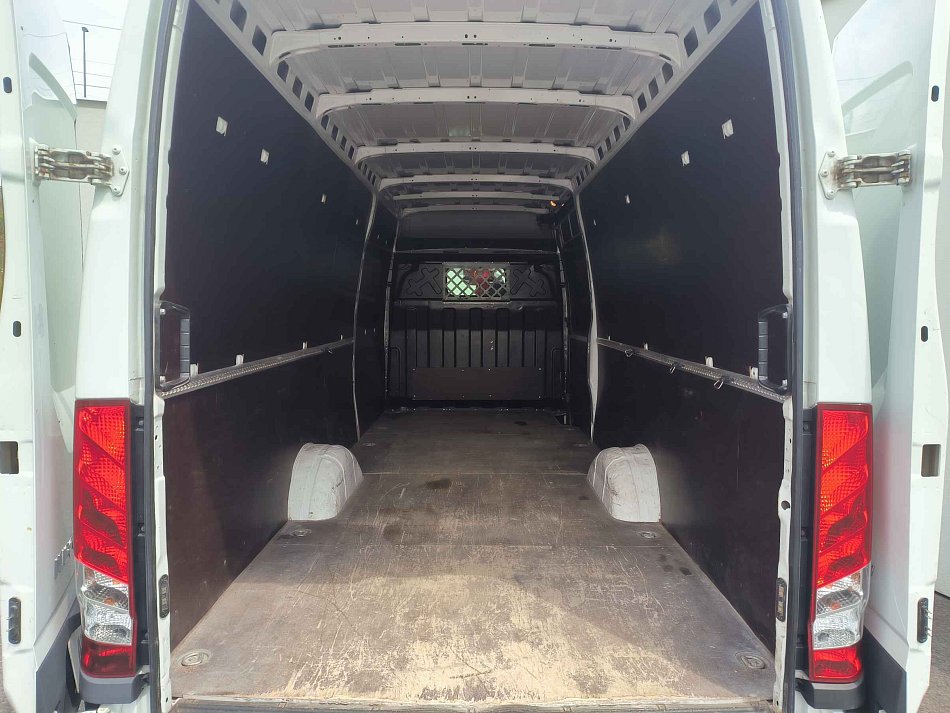 Iveco Daily 2.3D  35S16 L4