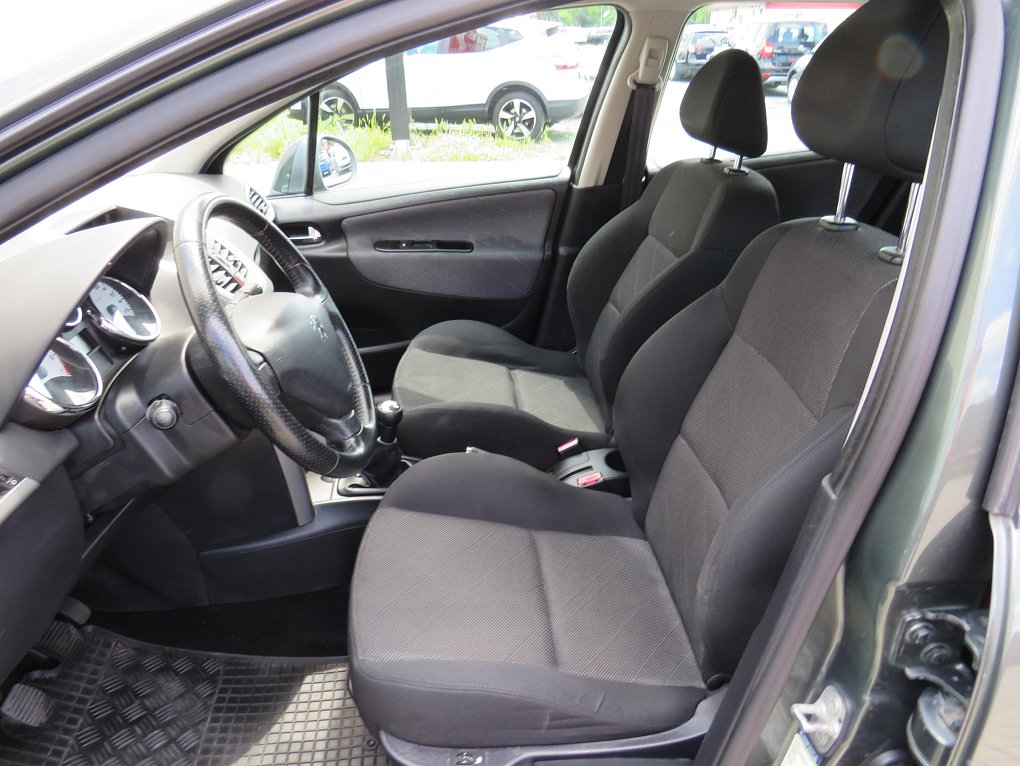 Peugeot 207 1.6i 