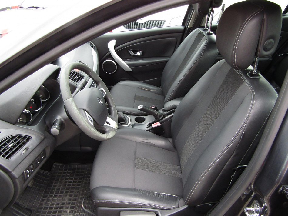 Renault Fluence 1.6i 
