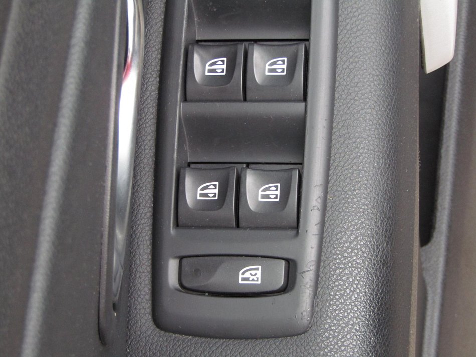 Renault Fluence 1.6i 