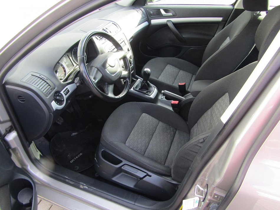 Škoda Octavia II 1.6 TDi Ambition