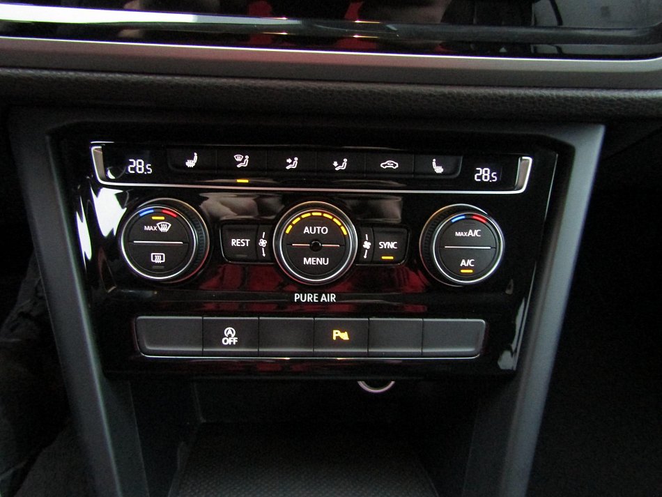 Volkswagen Touran 2.0TDi 