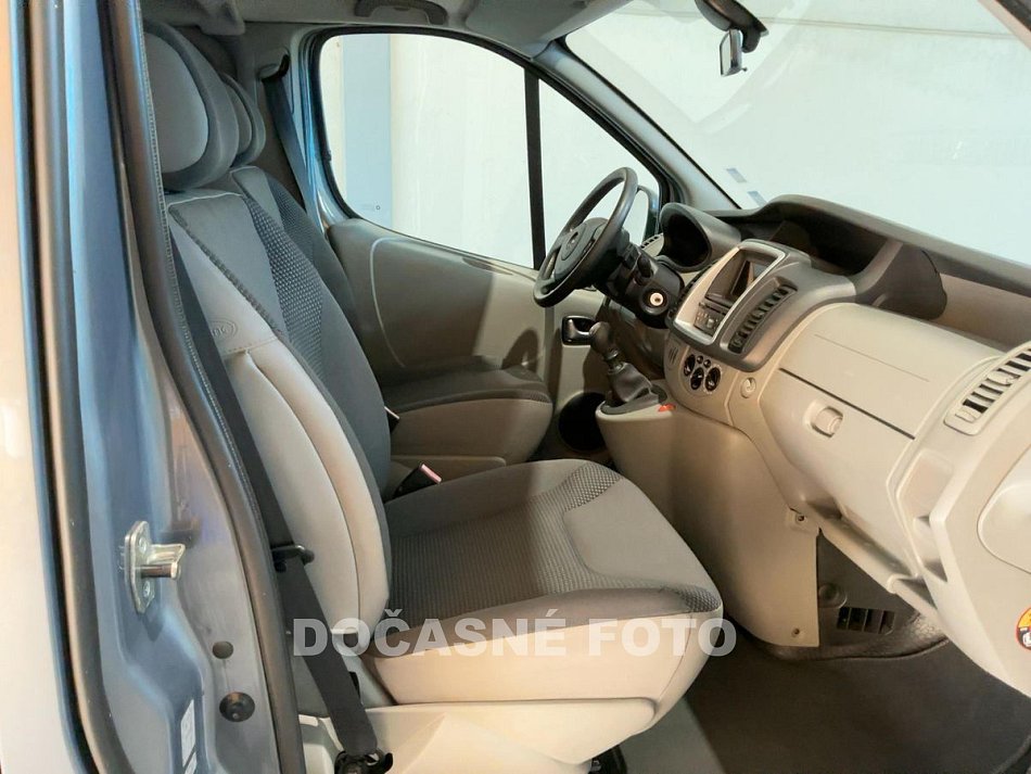 Opel Vivaro 2.0CDTi  5míst