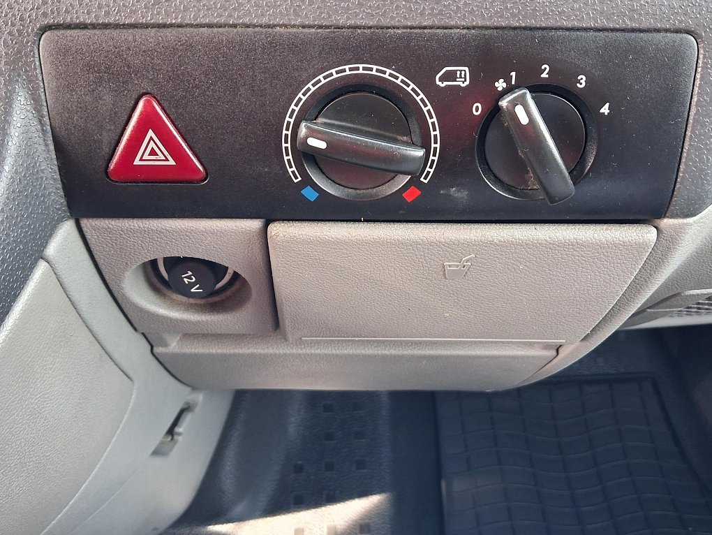 Volkswagen Transporter 2.0TDi  L2 9míst