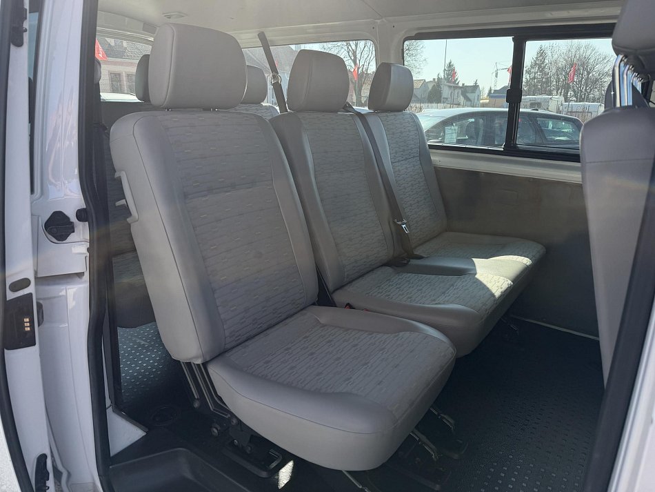 Volkswagen Transporter 2.0TDi  L2 9míst