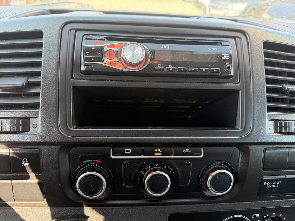 Volkswagen Transporter 2.0TDi  L2 9míst