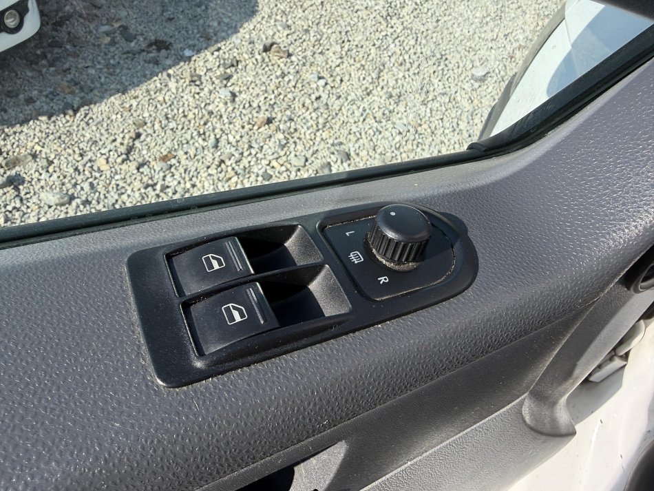 Volkswagen Transporter 2.0TDi  L2 9míst