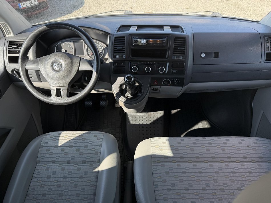 Volkswagen Transporter 2.0TDi  L2 9míst