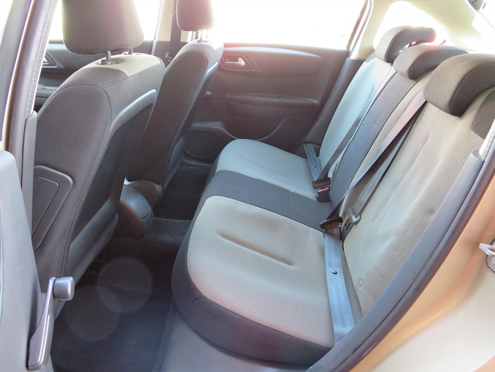 Citroën C4 1.4i 