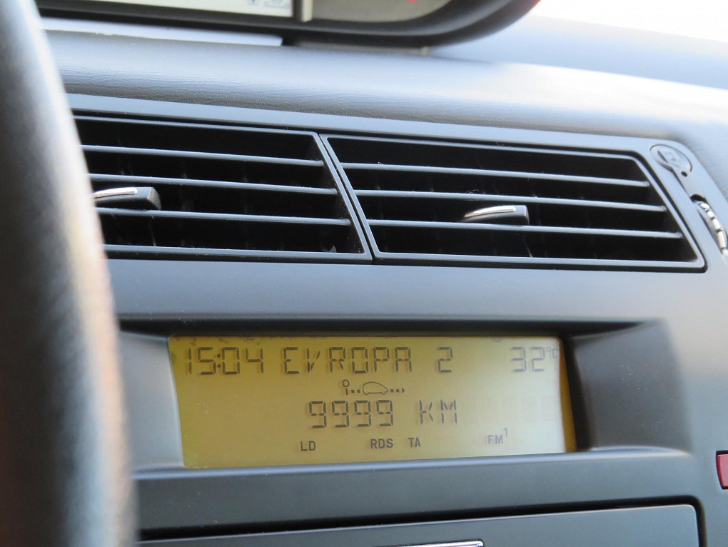 Citroën C4 1.4i 