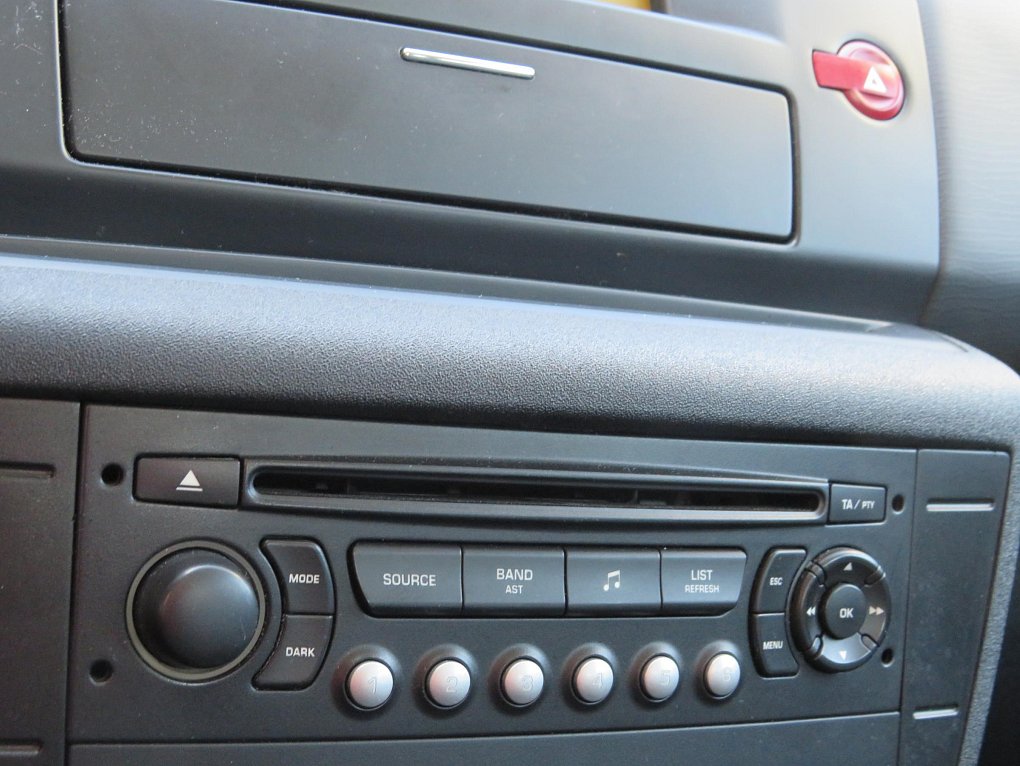 Citroën C4 1.4i 