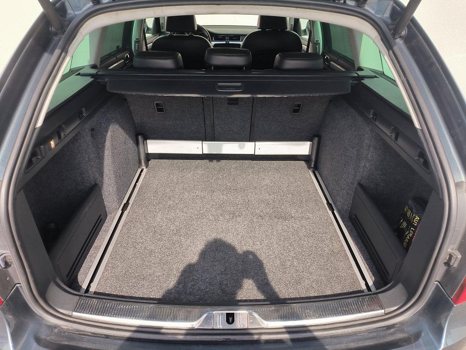 Škoda Superb II 2.0 TDi Elegance