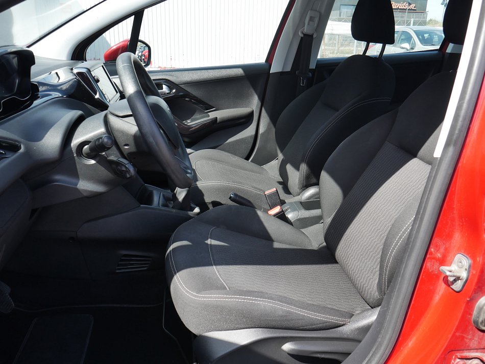 Peugeot 208 1.2 PT 