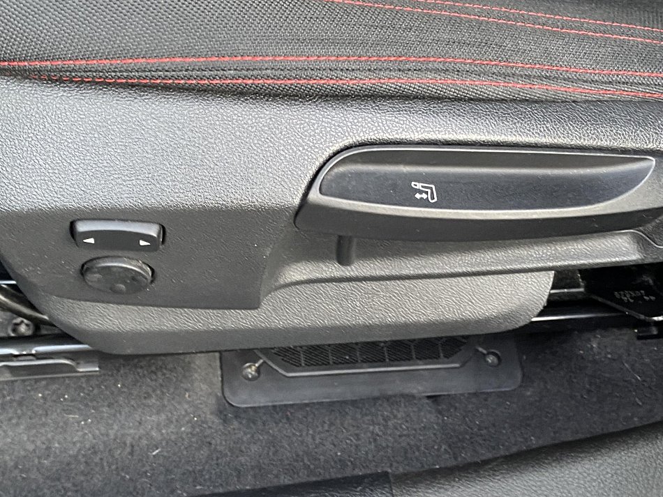 BMW Řada 2 2.0 D Sport 220d